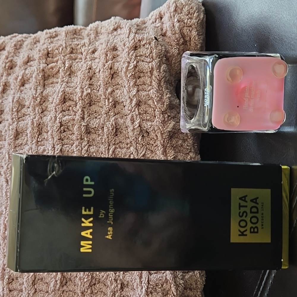 Kosta Boda Make Up By Asa Jungnelius  Decor - Picture 3 of 4